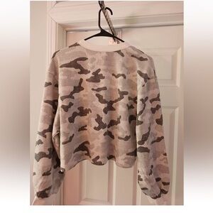 OAT New York White Camo Knit Crop Pullover Sweater Size X-Large NWT